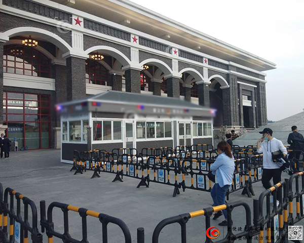 金属雕花板岗亭7